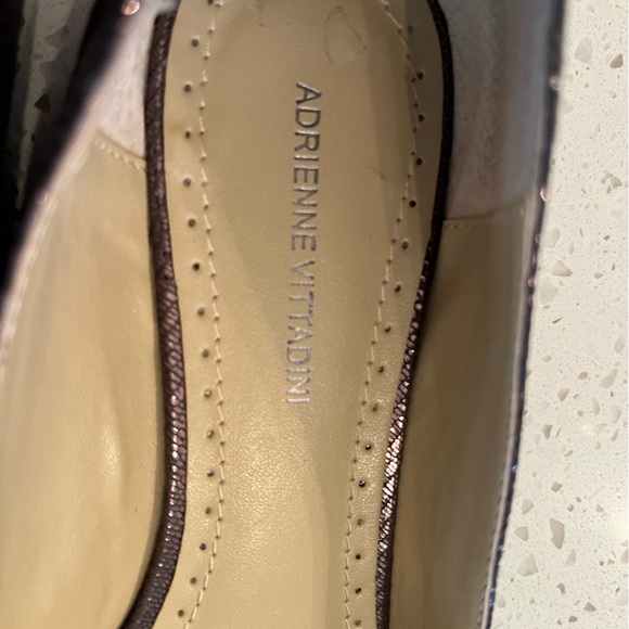 Pretty fun dressy pewter flats w/rhinestone fancy embellishment - Picture 4 of 11